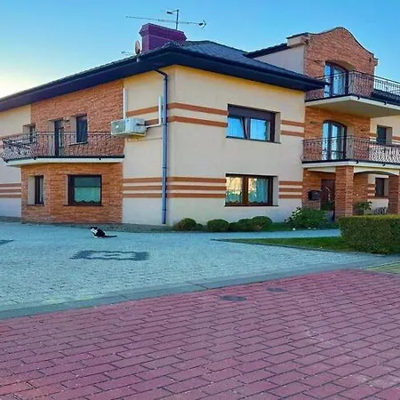 Comfortable For 2 People, With Jacuzzi Pool Holiday home